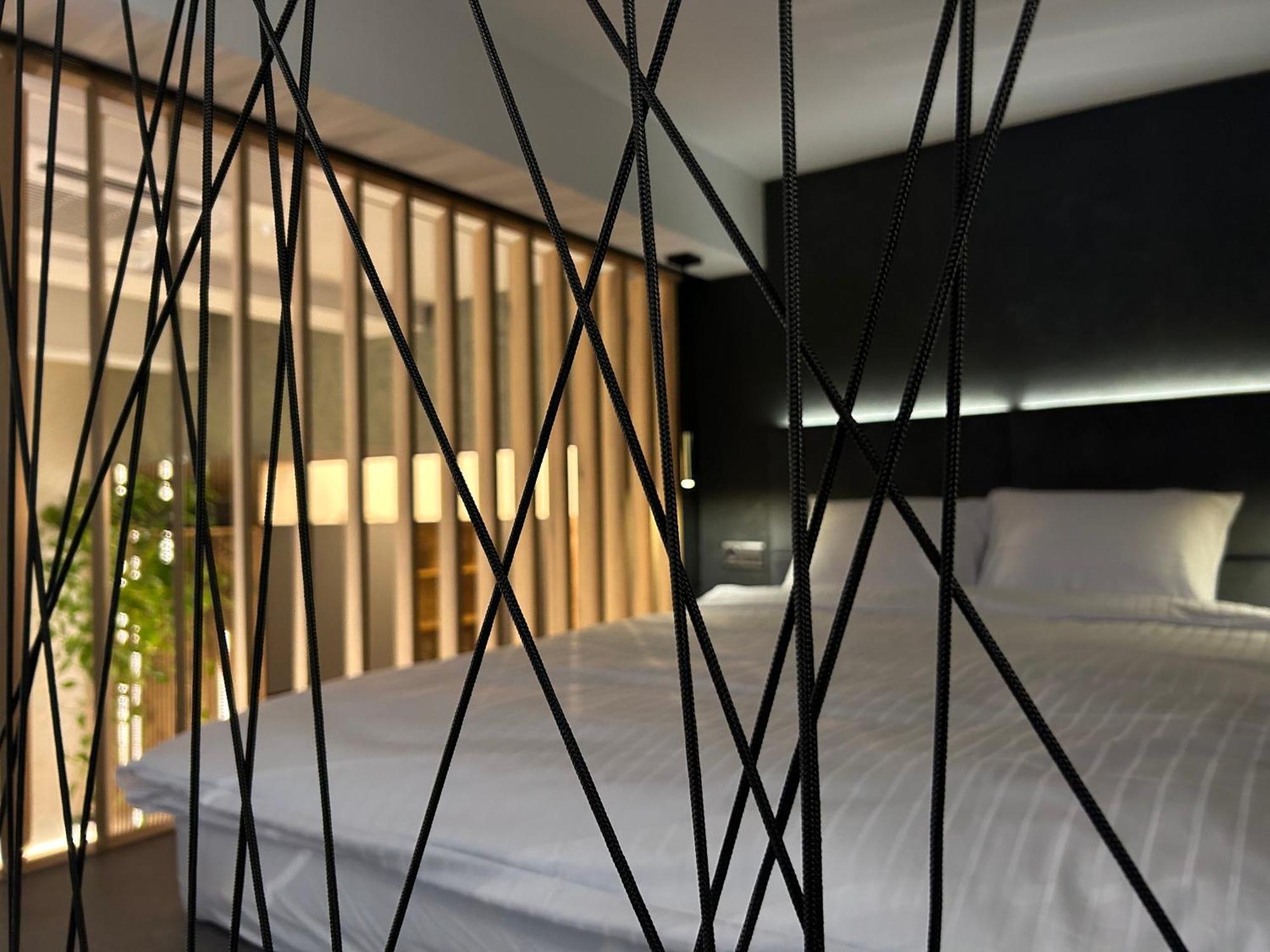 Leo Apartment Suite & Private Spa Zone - Old City Братислава Екстер'єр фото