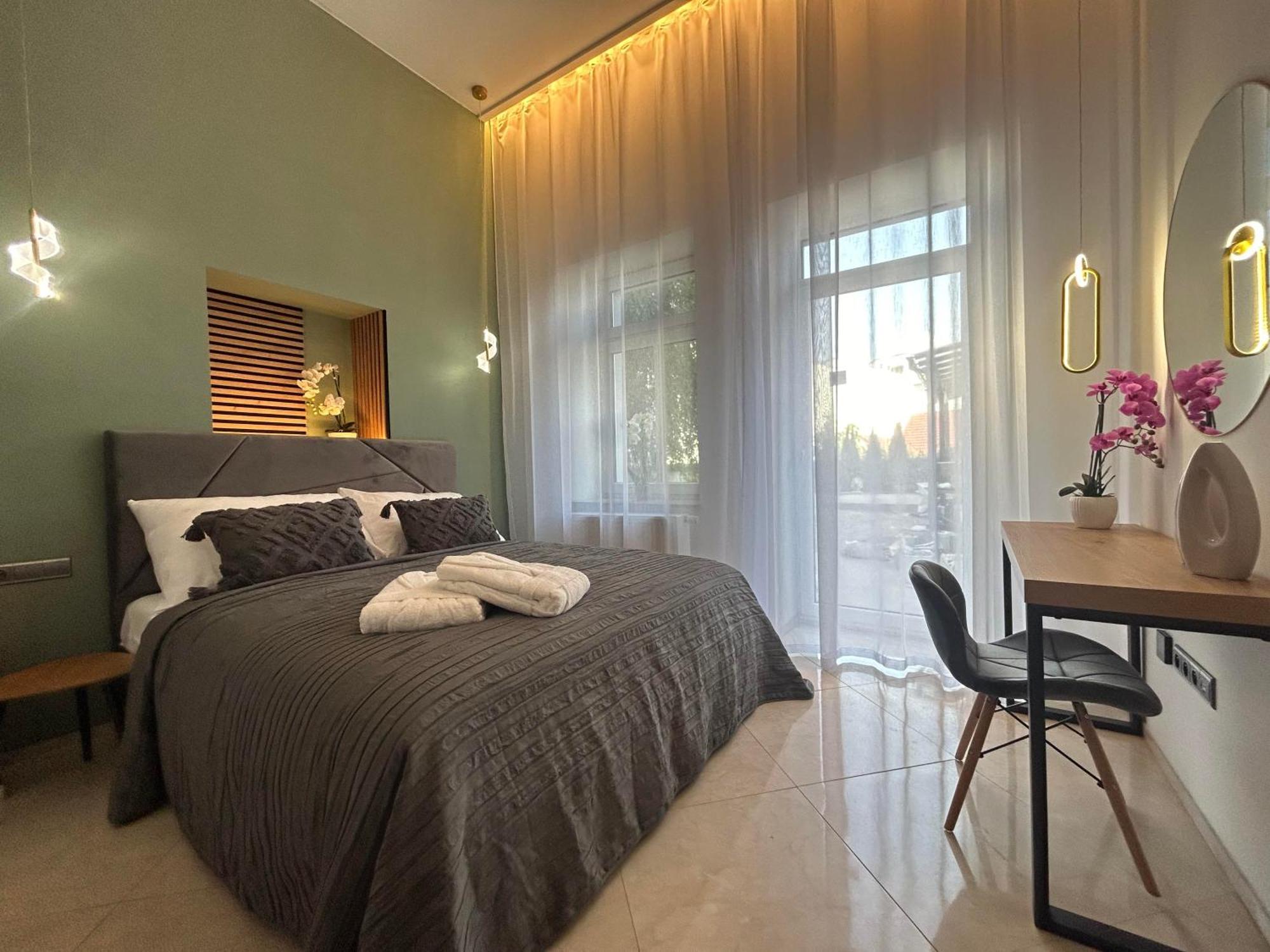 Leo Apartment Suite & Private Spa Zone - Old City Братислава Екстер'єр фото