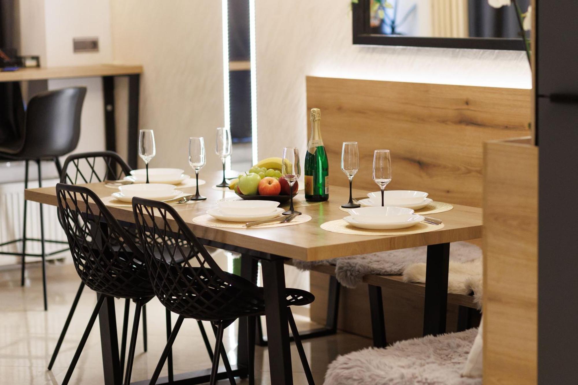 Leo Apartment Suite & Private Spa Zone - Old City Братислава Екстер'єр фото