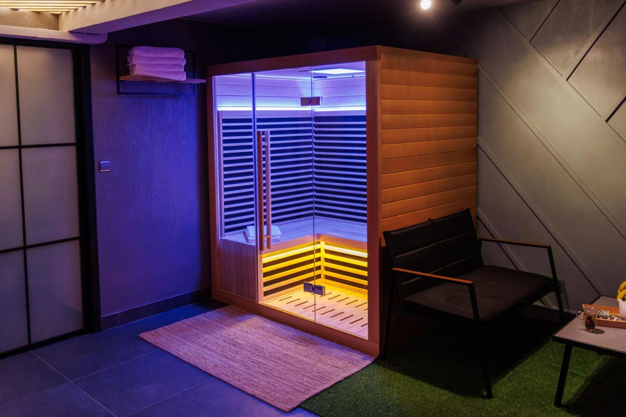 Leo Apartment Suite & Private Spa Zone - Old City Братислава Екстер'єр фото
