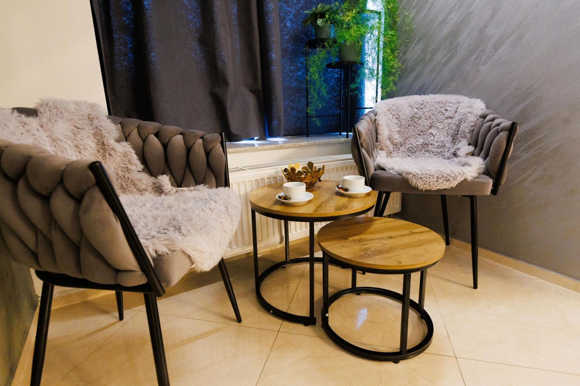 Leo Apartment Suite & Private Spa Zone - Old City Братислава Екстер'єр фото