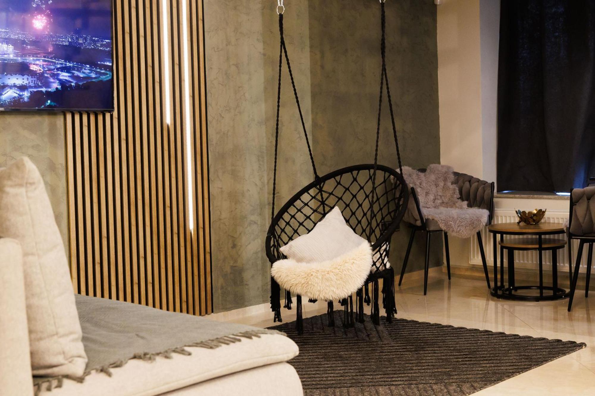 Leo Apartment Suite & Private Spa Zone - Old City Братислава Екстер'єр фото